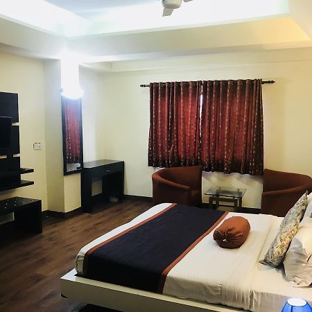 Moti Mahal Hotel And Restaurant Dehradun Ngoại thất bức ảnh