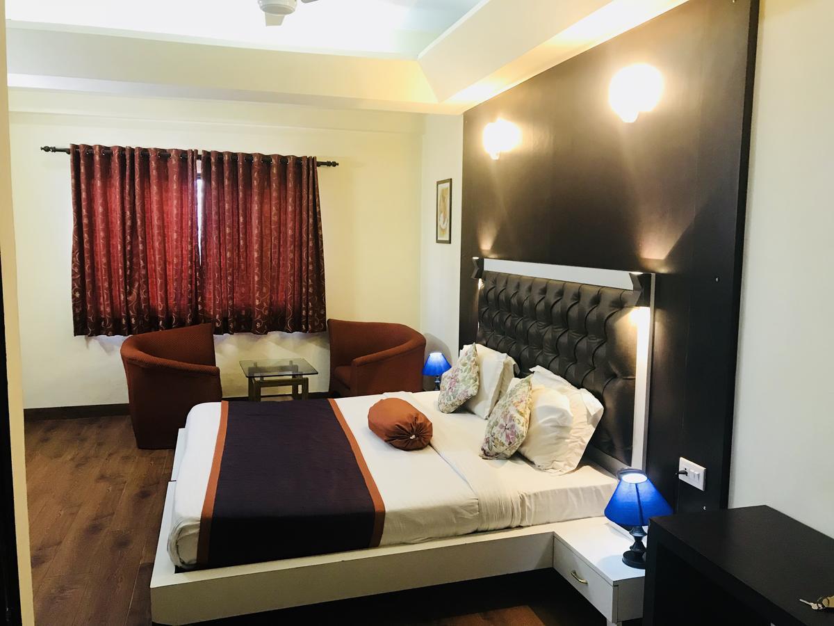 Moti Mahal Hotel And Restaurant Dehradun Ngoại thất bức ảnh